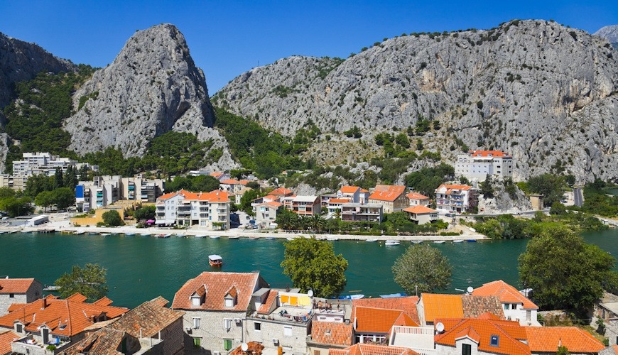 Enjoy a stunning time-lapse of the beautiful Dalmatian town of Omis