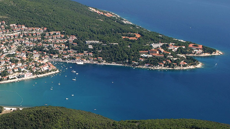 This image has an empty alt attribute; its file name is Rabac-Istria-Adventures-Croatia.jpg