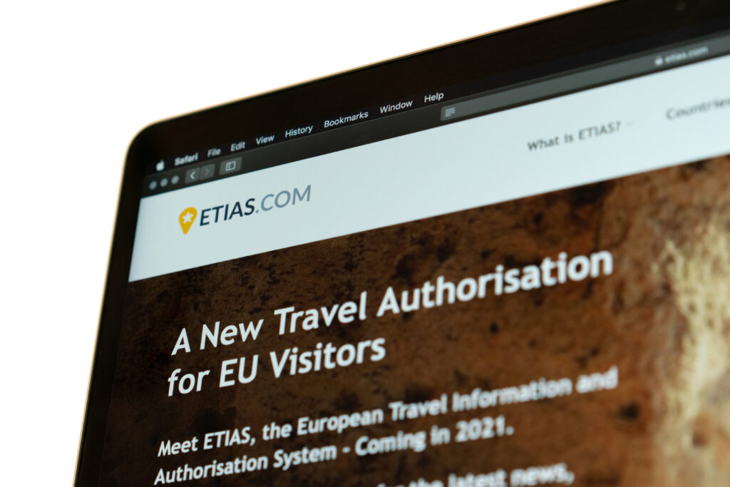 webpage for the new ETIAS visa and answering ETIAS questions